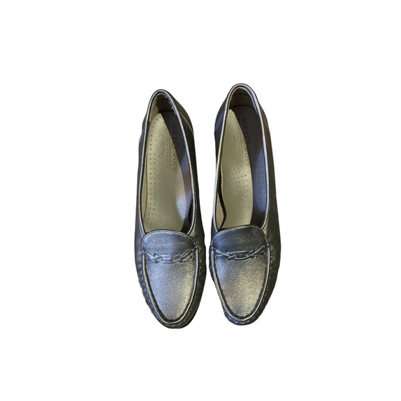 SOFT SPOTS SILVER LOAFERS, SIZE 9 NARROW - Picture 3 of 7